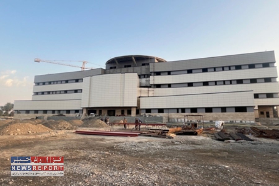 وزیر بهداشت از پروژه بیمارستان ۱۶۰ تختخوابی میناب بازدید کرد