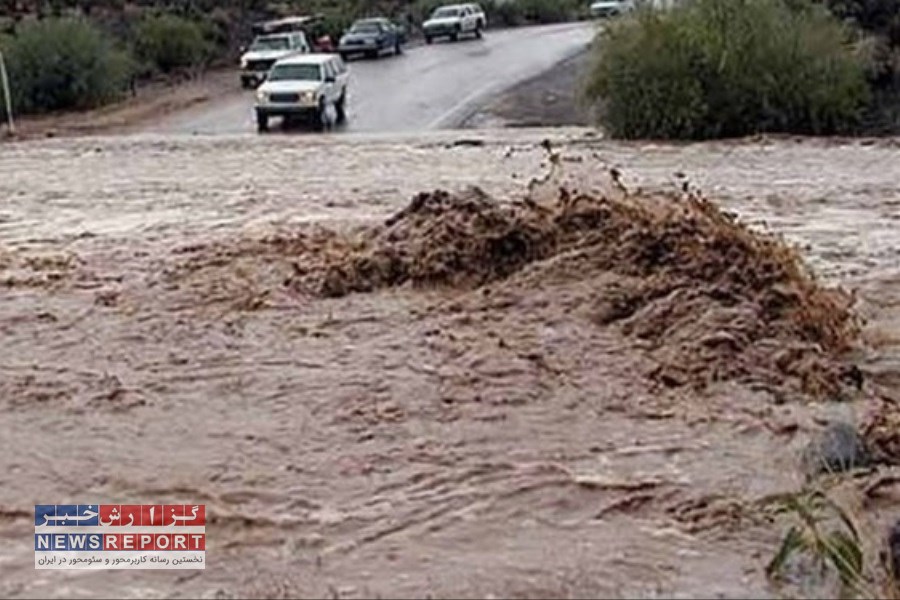 سیل، جاده بافق به معدن چادرملو را مسدود کرد