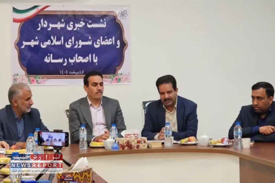 شهردار و رئیس شورای بافق بر تداوم پروژه‌های شهری و پیگیری حقوق قانونی شهرستان تأکید کردند