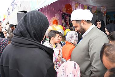 تصویر موج گسترده خدمت‌رسانی آبشار عاطفه ها به زائران در نیمه شعبان