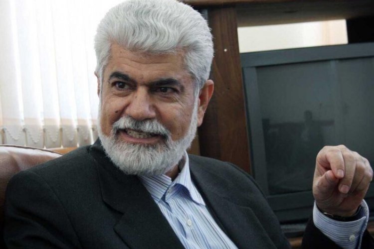 شهریاری: واکسن کرونا به موضوعی سیاسی تبدیل شده است