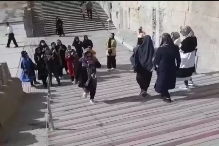 پله‌نوردی ورزشکاران نابینا و کم‌بینا در تخت جمشید